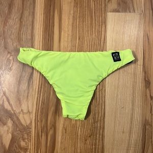 Jolyn Manhattan Bottom